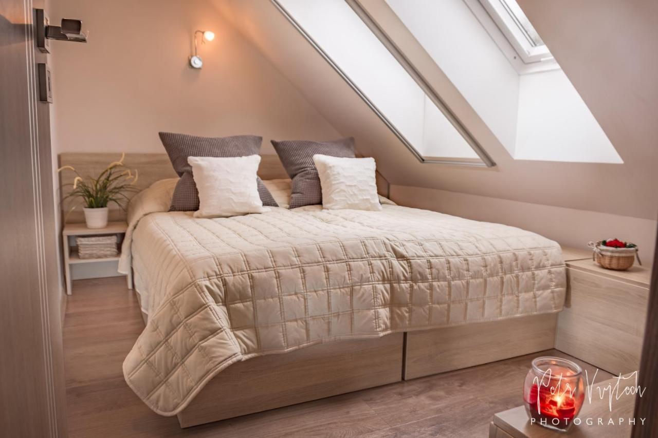Apartman Na Lipne Frymburk Ngoại thất bức ảnh